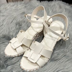 Chic Cream Women's Sandals